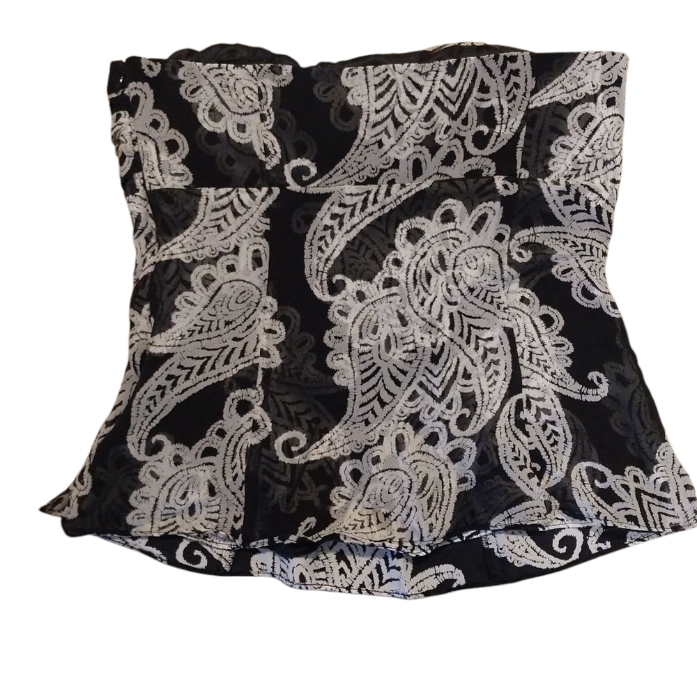 White House Black Market Black and White Lace Blouse - Picture 2 of 4